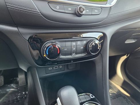 Used 2023 Buick Encore GX Preferred FWD image 24