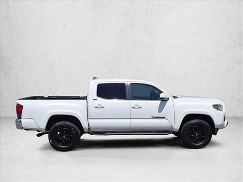 Used 2020 Toyota Tacoma SR5 RWD image 4