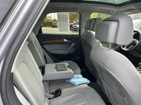 Used 2021 Audi Q5 2.0T Premium w/ Convenience Package image 23