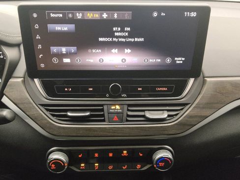 Used 2023 Nissan Altima 2.5 SV w/ SV Premium Package image 25