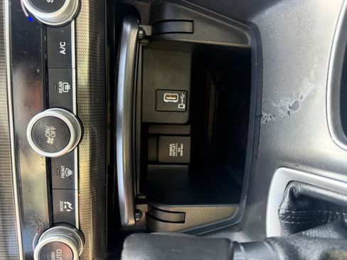 Used 2018 Honda Accord Sport image 16