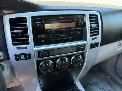 Used 2005 Toyota 4Runner SR5 RWD image 13