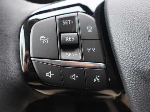 New 2025 Ford Escape SE image 15