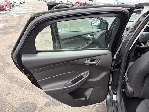 Used 2017 Ford Focus SE image 15