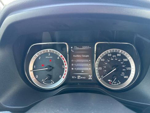 Used 2018 Nissan Titan SL w/ Midnight Edition AWD/4WD image 9