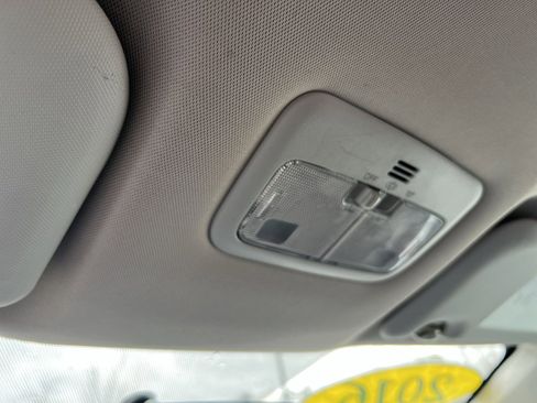 Used 2016 Toyota Corolla S image 32