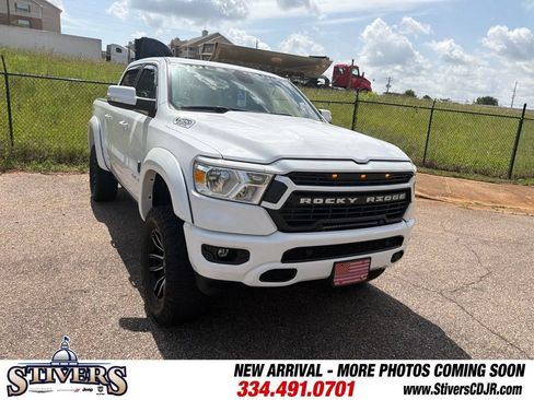 Used 2022 RAM 1500 Big Horn AWD/4WD image 2