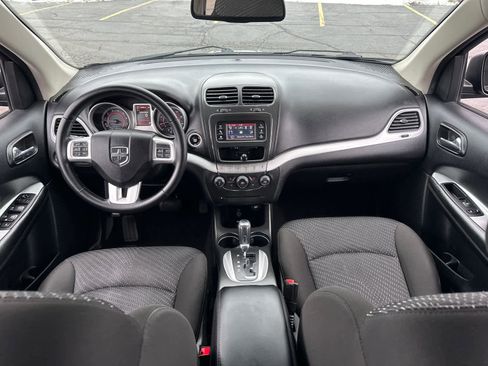 Used 2020 Dodge Journey SE w/ SE Popular Equipment Group image 14