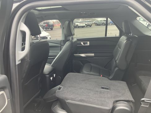 Used 2022 Ford Explorer XLT w/ Equipment Group 202A image 15