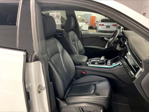Used 2022 Audi Q8 Prestige AWD/4WD image 10