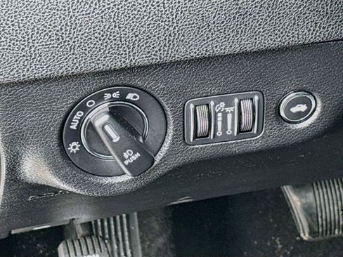 Used 2022 Chrysler 300 S w/ Comfort Group RWD image 13