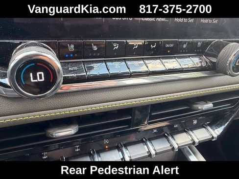 Used 2024 Chevrolet Colorado ZR2 w/ ZR2 Convenience Package III AWD/4WD image 23