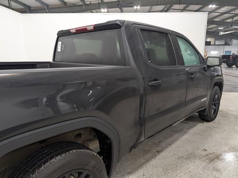 Used 2025 GMC Sierra 1500 Elevation image 3