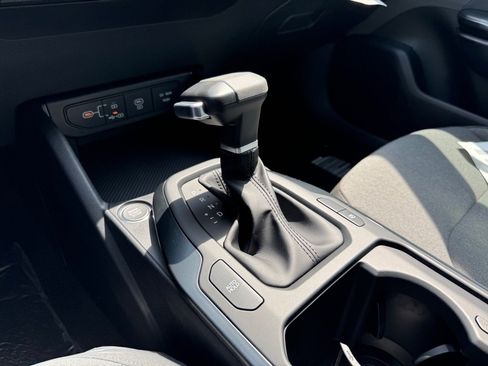 New 2025 Kia K4 LXS image 16