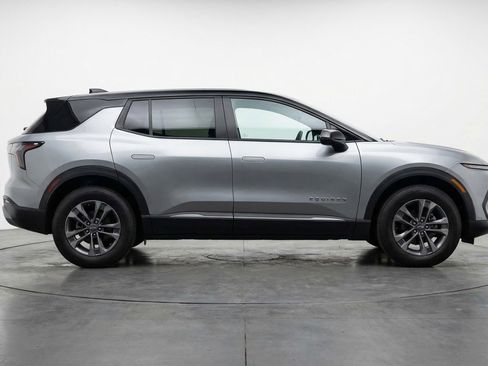 Used 2025 Chevrolet Equinox LT image 11