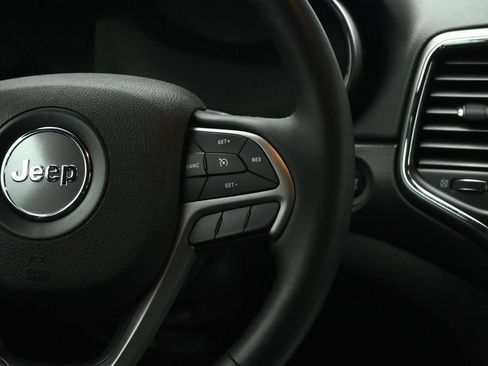 Used 2018 Jeep Grand Cherokee Altitude AWD/4WD image 44