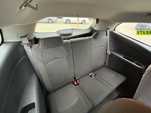 Used 2015 Chevrolet Traverse LT w/ Style and Technology Package FWD image 13