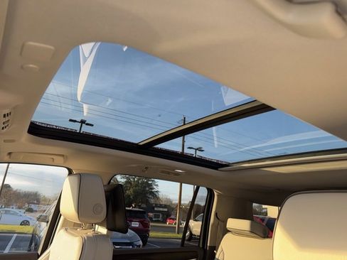 Used 2021 GMC Yukon XL Denali w/ Denali Ultimate Package image 15