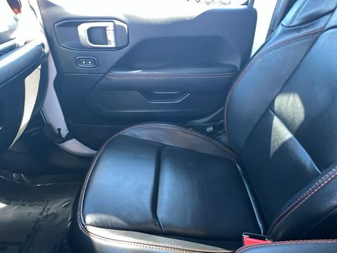 Certified 2022 Jeep Gladiator Mojave w/ Cold Weather Group image 12