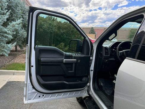 Used 2019 Ford F150 XLT w/ Equipment Group 302A Luxury AWD/4WD image 17