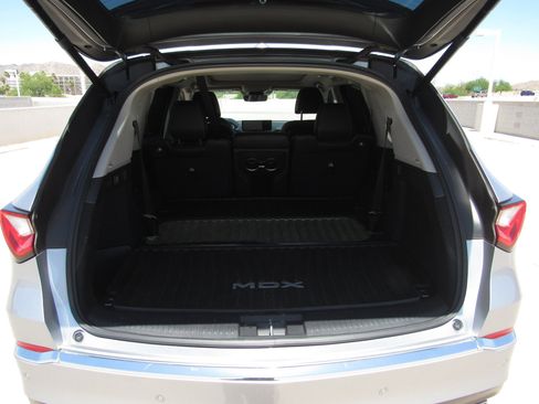 Certified 2023 Acura MDX FWD w/ Technology Package image 13