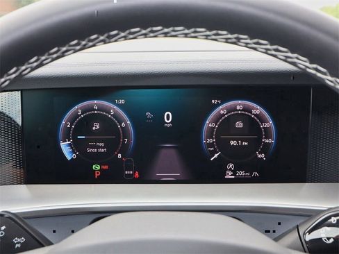 New 2025 Volkswagen Tiguan SE image 22