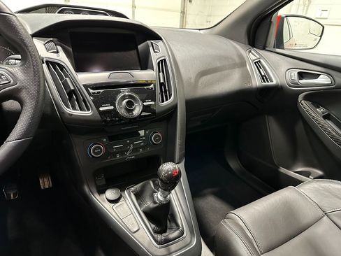 Used 2018 Ford Focus ST w/ Equipment Group 402A image 32