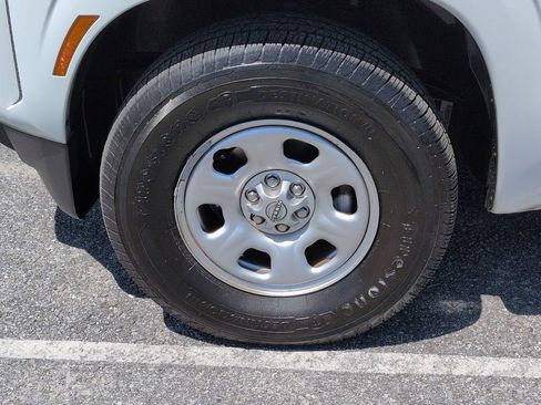 Used 2022 Nissan Frontier S RWD image 12