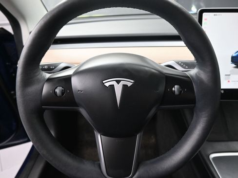 Used 2023 Tesla Model 3 Standard Range image 12