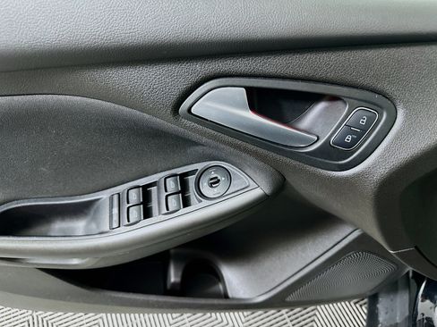 Used 2016 Ford Focus SE w/ Equipment Group 201A image 15