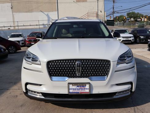 Used 2020 Lincoln Aviator Reserve w/ Equipment Group 202A AWD/4WD image 2