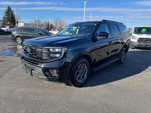Certified 2025 Ford Expedition Active image 8