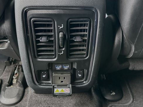 Used 2018 Jeep Grand Cherokee Limited RWD image 16