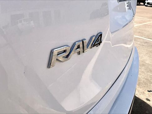 Used 2016 Toyota RAV4 XLE AWD/4WD image 31