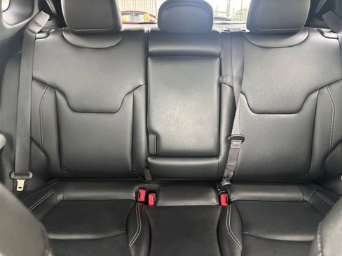 Used 2025 Jeep Compass Limited AWD/4WD image 39