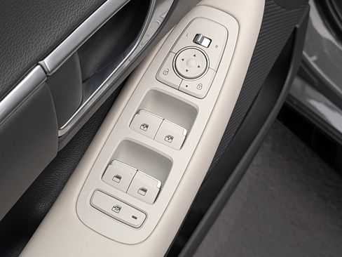 Certified 2023 Hyundai Sonata SEL w/ Convenience Package FWD image 18