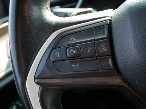 Used 2022 Jeep Grand Cherokee L Limited AWD/4WD image 25