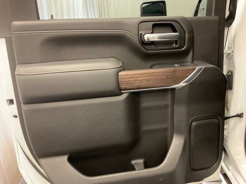 Used 2022 GMC Sierra 3500 Denali AWD/4WD image 34