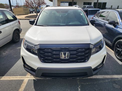 Used 2023 Honda Passport Elite image 2