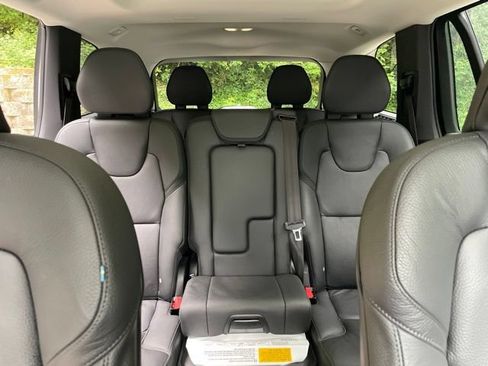 Certified 2025 Volvo XC90 T8 Plus w/ Protection Package Premier AWD/4WD image 17