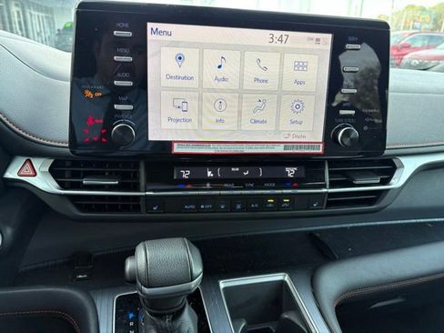 Used 2022 Toyota Sienna XSE image 14