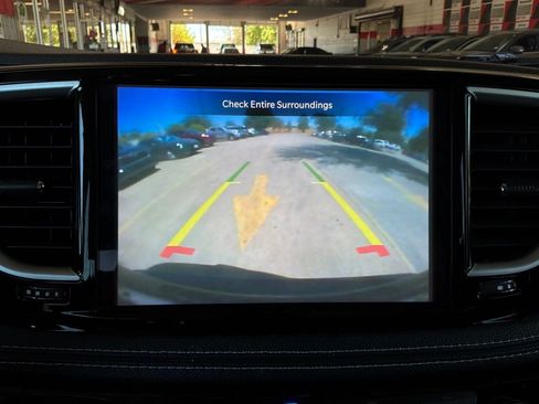 Used 2023 Chrysler Pacifica Touring-L FWD image 41