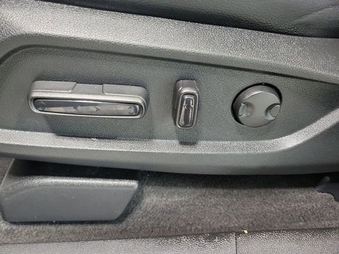 Used 2025 Honda Pilot Elite image 38