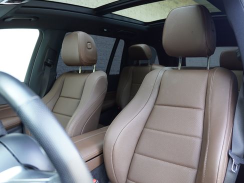 Used 2024 Mercedes-Benz GLS 450 4MATIC w/ AMG Line Exterior image 15