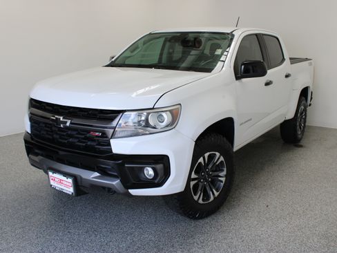 Used 2021 Chevrolet Colorado Z71 w/ Safety Package AWD/4WD image 2