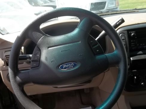 Used 2002 Ford Explorer XLT image 8