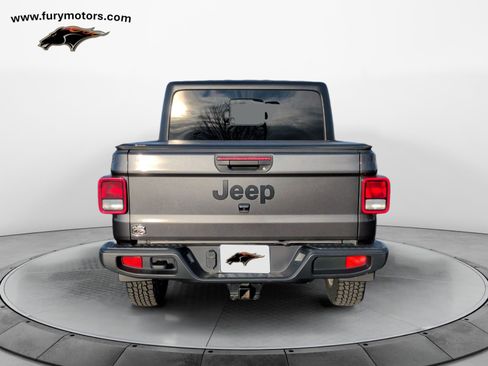 Used 2022 Jeep Gladiator Sport image 4