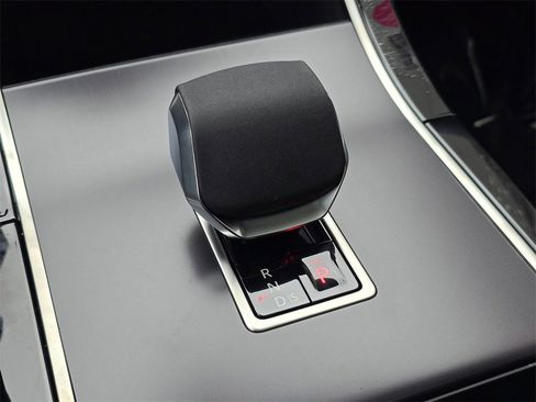 New 2026 Land Rover Range Rover Velar Dynamic SE image 14