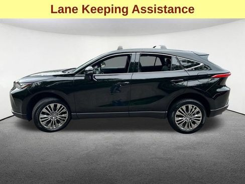 Used 2023 Toyota Venza XLE AWD/4WD image 6