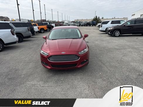 Used 2016 Ford Fusion SE w/ Equipment Group 201A image 3